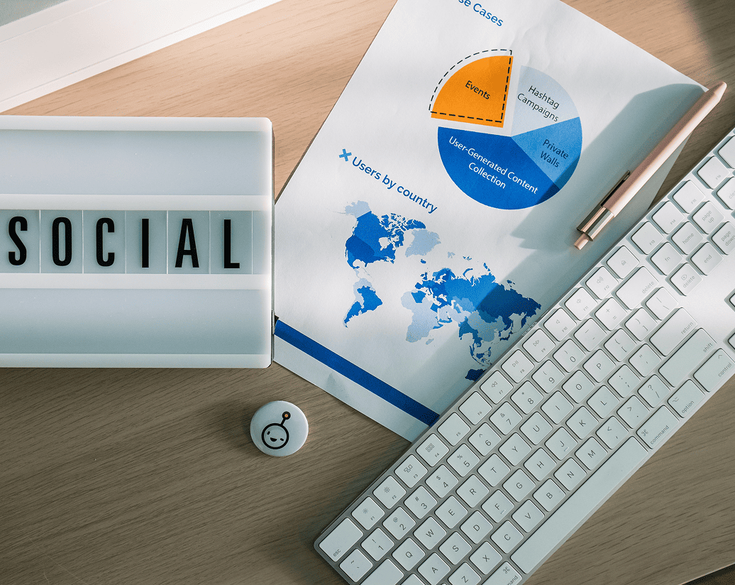 Social media planning desk